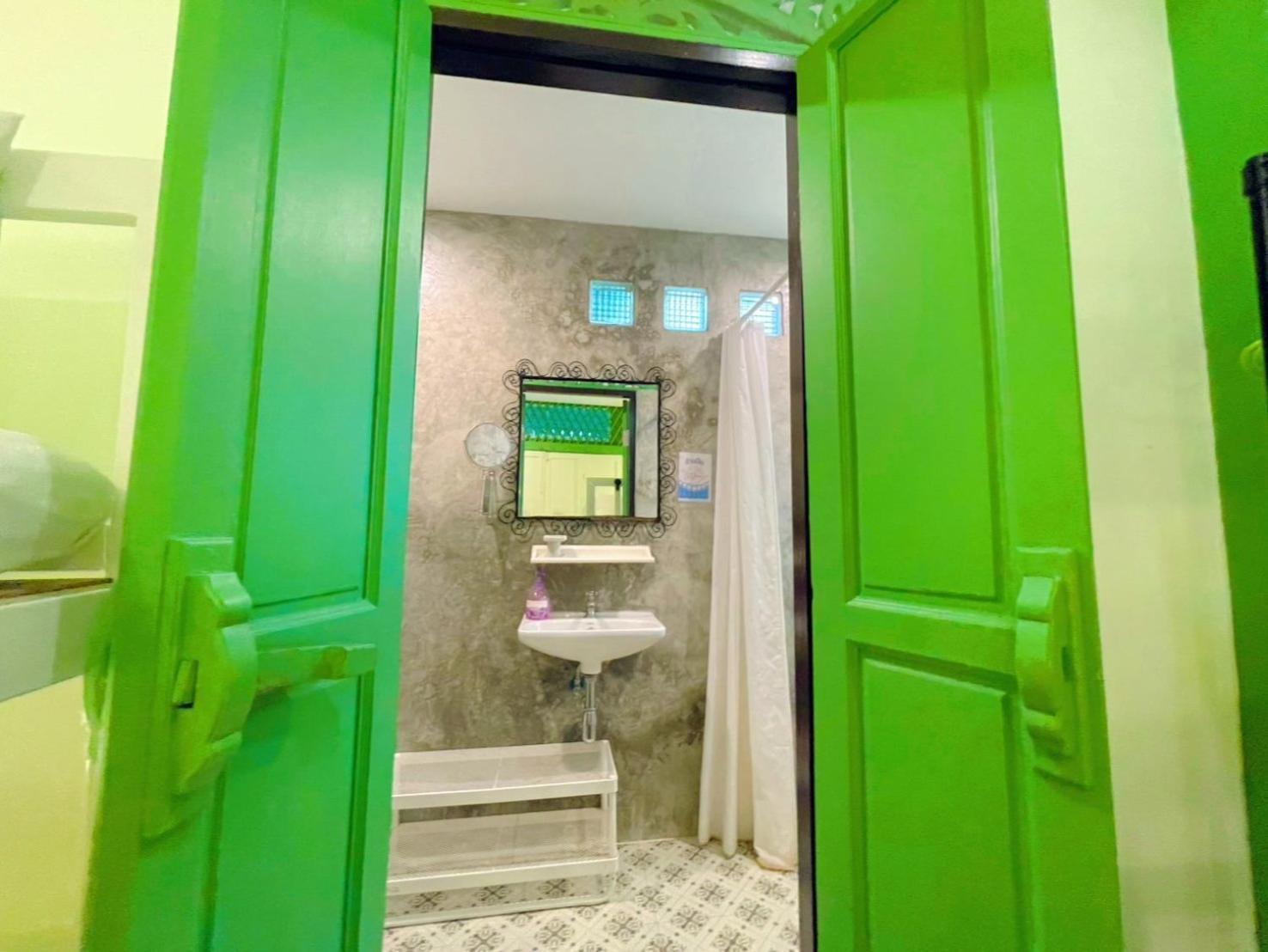 Green Teak House Bangkok Exterior foto